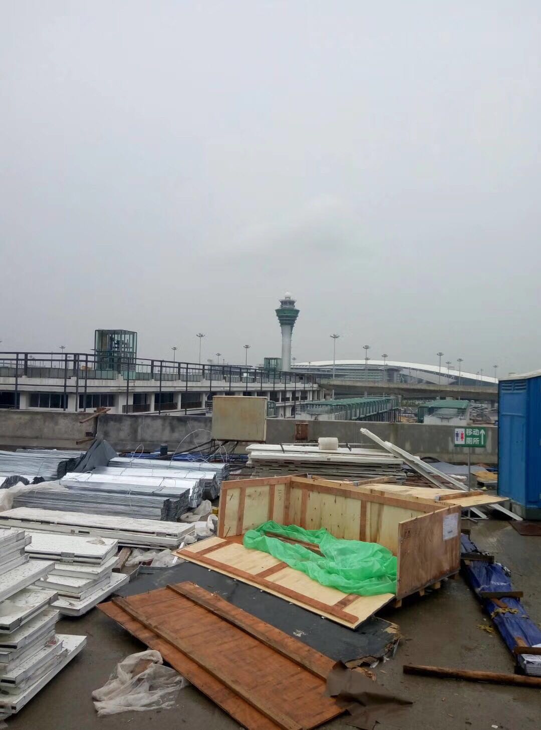 廣州白云機(jī)場三期改造航站樓電纜橋架進(jìn)場(圖3) 廣州白云機(jī)場三期改造航站樓電纜橋架進(jìn)場